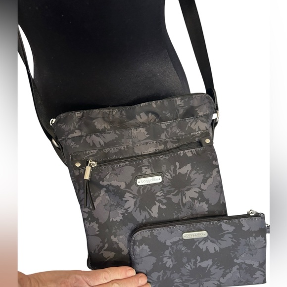 Baggallini Crossbody Bag And Wallet Pouch Set Black And Gray Floral Travel Purse - Picture 2 of 14
